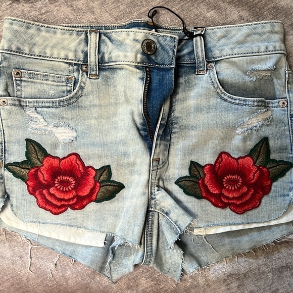 Brand New American Eagle Rose Embroidery shorts - Picture 4 of 4